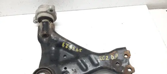 Mercedes-Benz Vito Viano W639 Front lower control arm/wishbone A6393301307