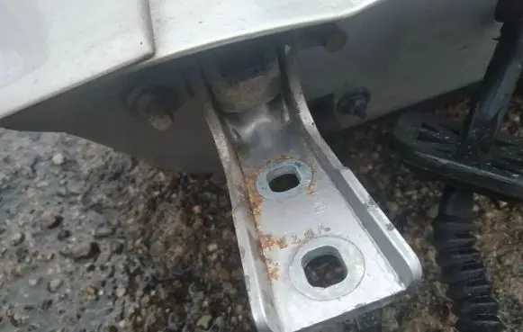 Cadillac SRX Rear door lower hinge