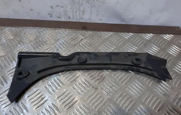 Audi A8 S8 D4 4H Other engine bay part 4H0823746C