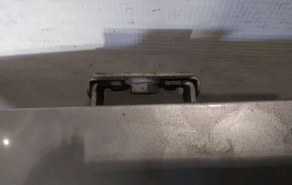 Ford Mondeo Mk III Tailgate/trunk/boot hinge
