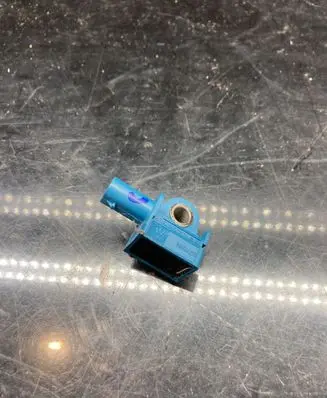 Audi Q3 8U Airbag deployment crash/impact sensor 5K0959351A