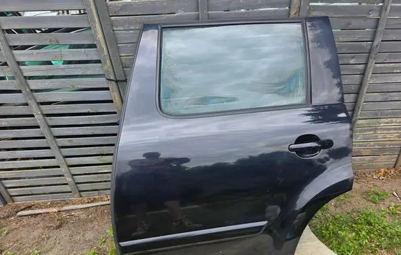 Skoda Yeti (5L) Rear door 5L0