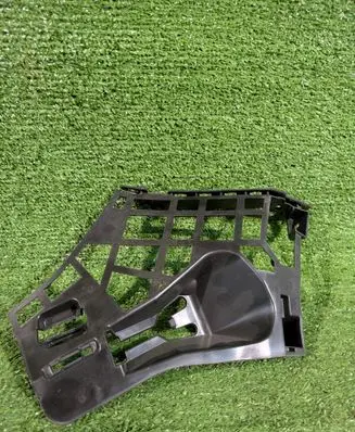 Mercedes-Benz GLA W156 X156 Front bumper mounting bracket A1568850521