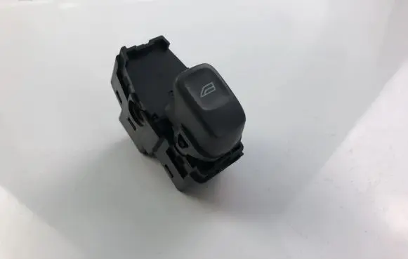 Volvo V70 Electric window control switch 9472275