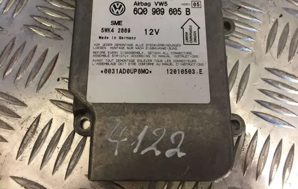 Volkswagen PASSAT B5.5 Airbag control unit/module 6Q0909605B 4122