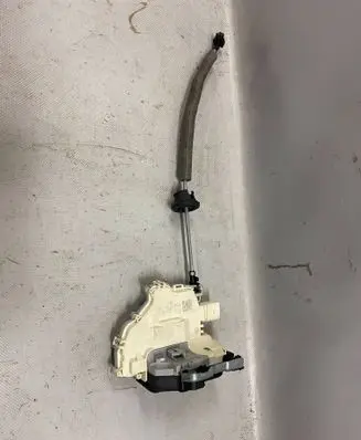 Audi Q7 4M Rear door lock 4G0839016F