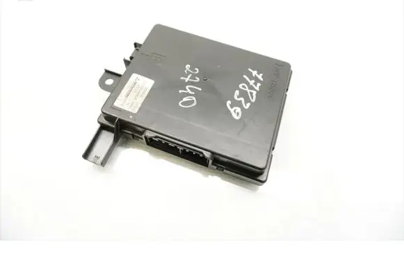 Peugeot 4007 Fan control module 7820A055