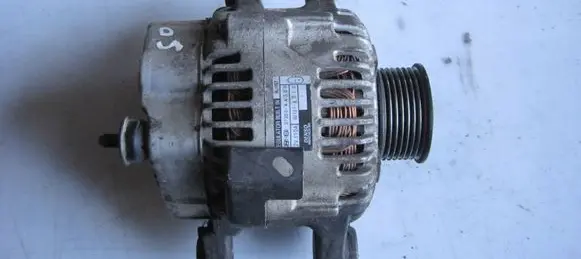 KIA Sorento Generator/alternator 373004A300