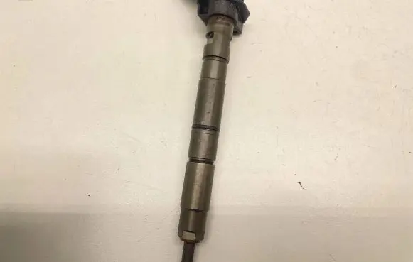 Audi A4 S4 B7 8E 8H Fuel injector 059130277AJ