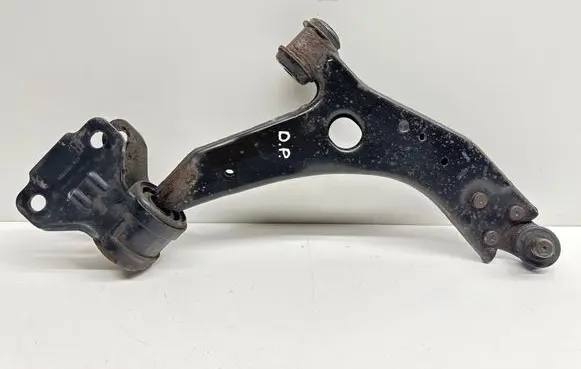 Ford Focus Front lower control arm/wishbone BV613C339AAA