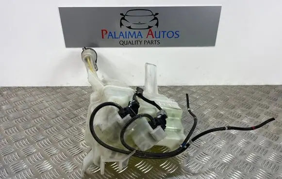 Windshield washer fluid reservoir/tank