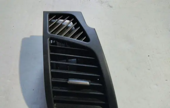 BMW 1 E81 E87 Dashboard side air vent grill/cover trim 705918812 5160705918812 P010204439