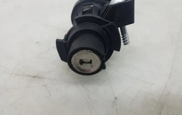 Mercedes-Benz E W212 Tailgate exterior lock A2047500061