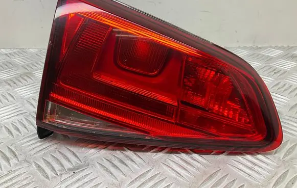 Volkswagen Golf VII Tailgate rear/tail lights 5G0945093S