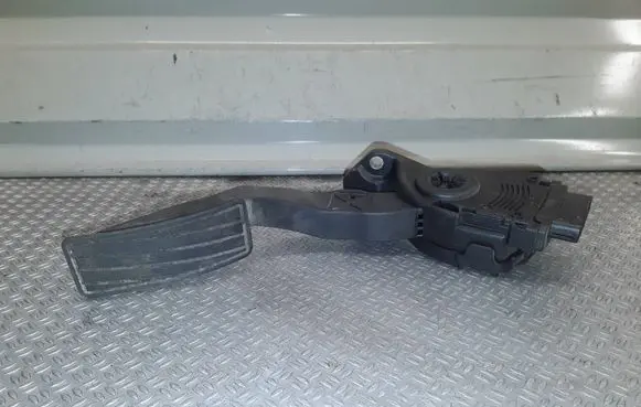 Opel Agila B Accelerator throttle pedal 6PV00907403 29022008 17593604