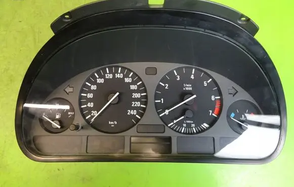 BMW 5 E39 Speedometer (instrument cluster) 8381195