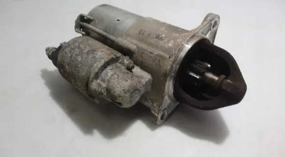 Opel Astra H Starter motor 