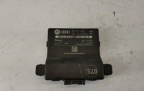 Volkswagen PASSAT B6 Gateway control module 3C0907530C 3C0907951A 402063