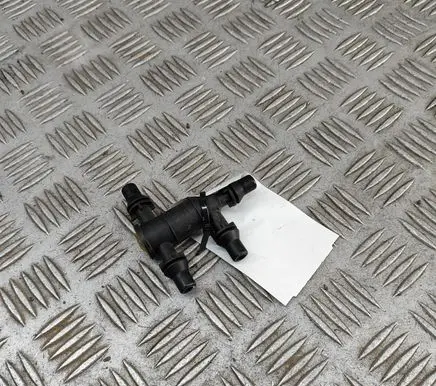 Mercedes-Benz GLE W167 Turbo solenoid valve A0005061000