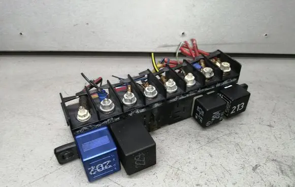 Audi A6 S6 C4 4A Fuse module 4A0941822