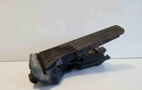 Volkswagen PASSAT B6 Accelerator throttle pedal 1K2723503M