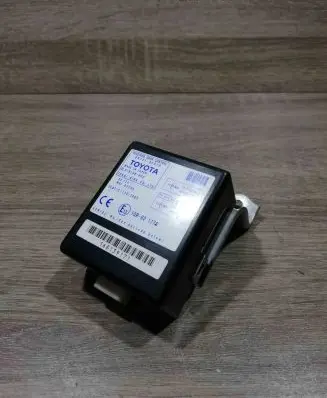 Toyota Corolla Verso AR10 Door control unit/module 897410f010 61b168000