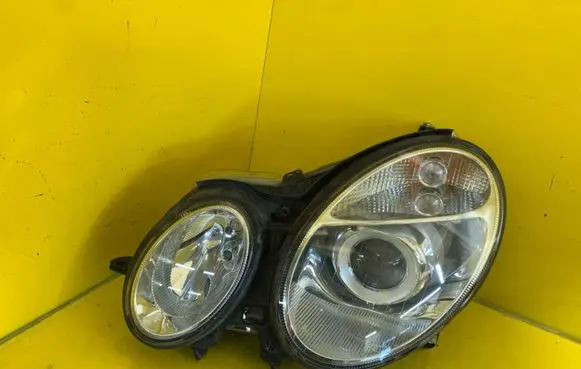 Mercedes-Benz E W211 Headlight/headlamp A2118201361