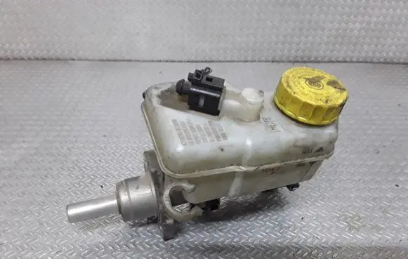 Skoda Fabia Mk2 (5J) Master brake cylinder