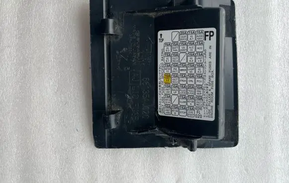 Subaru Crosstrek II Fuse box cover 66135AJ020