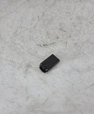BMW 5 E34 Tail light bulb cover holder