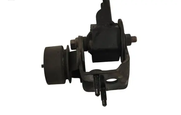 Toyota Highlander XU50 Engine mount bracket 