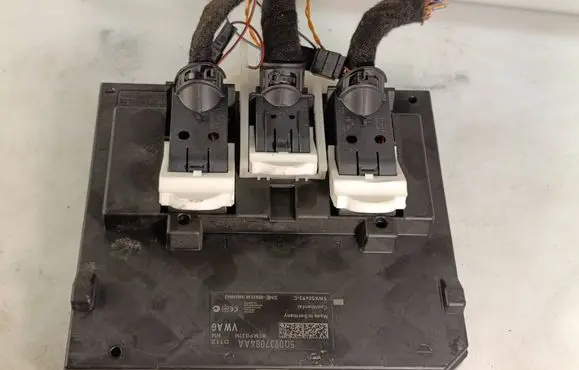 Skoda Octavia Mk3 (5E) Comfort/convenience module 5Q0937084AA BCMPQ37H 5WK50693C