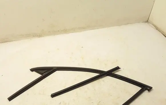 Front door rubber seal