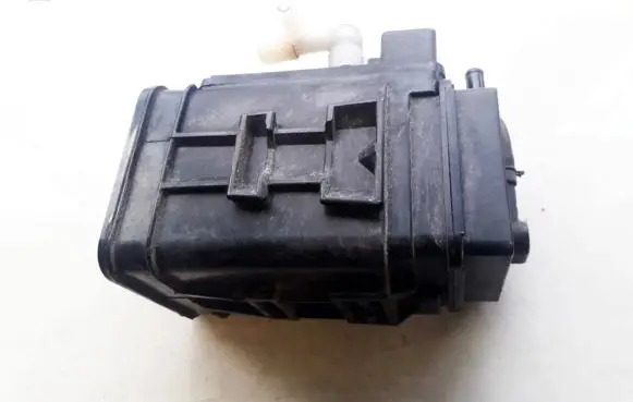 Active carbon filter fuel vapour canister
