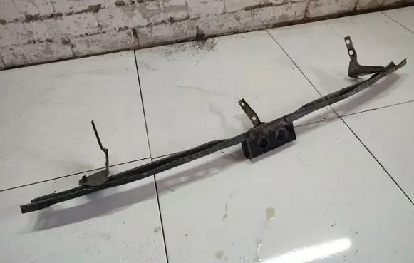 Nissan Almera Tino Radiator support slam panel