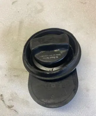 Seat Alhambra (Mk1) Oil filler cap 7M3103179