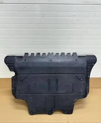 Volkswagen Tiguan Engine splash shield/under tray 5QF825236A