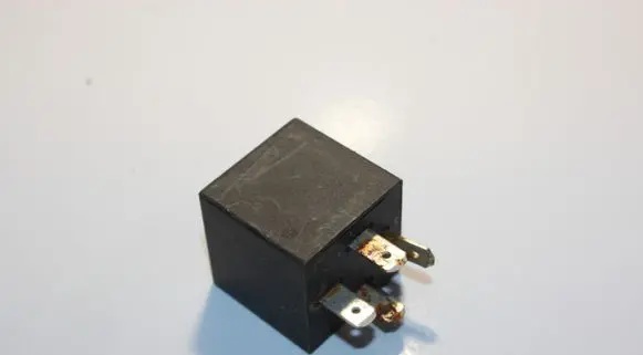 Volkswagen PASSAT B5 Other relay 191955529