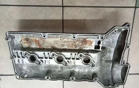 Rocker cam cover