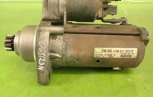Skoda Octavia Mk1 (1U) Starter motor 02M911023R