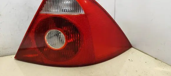 Ford Mondeo Mk III Rear/tail lights 1S7113404A 3S7X13N411A