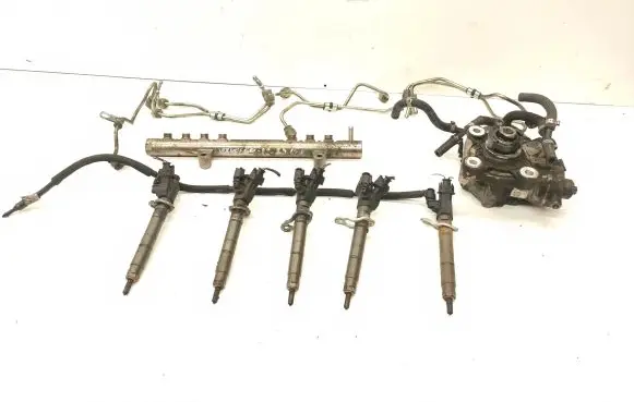Volvo S60 Fuel injection system set 105293136630 31272690 BOSCH4000