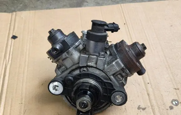 Volvo XC60 Fuel injection high pressure pump 0445010681 31372081 AD6U21335
