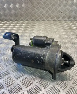Opel Zafira A Starter motor 2339303