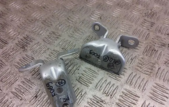 Hyundai ix35 Rear door hinge set 