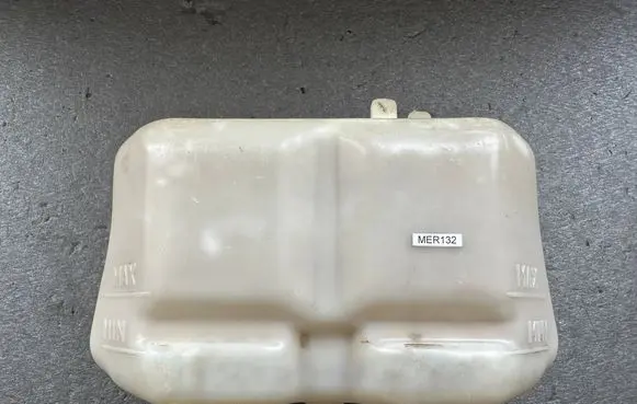 Nissan Patrol 160 Coolant expansion tank/reservoir 21720C6000