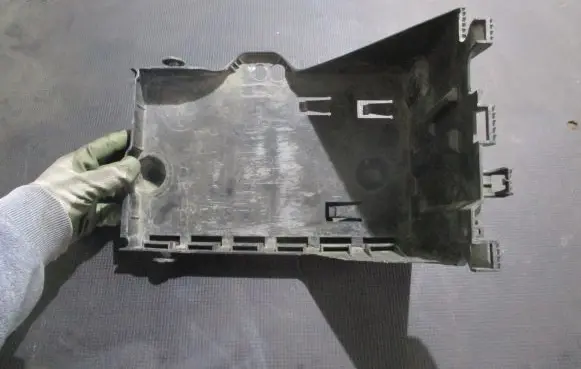 Peugeot 5008 Battery box tray 9663615380