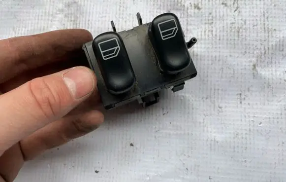 Mercedes-Benz ML W163 Electric window control switch A1638203110 1638203110
