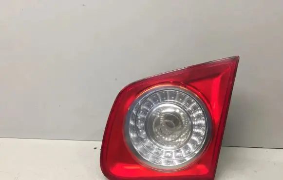 Volkswagen Jetta V Tailgate rear/tail lights 1K5945094