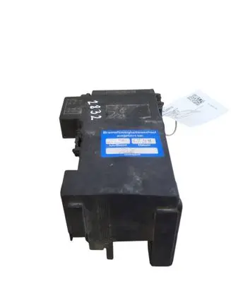 Peugeot 5008 Fuse module 9666527680